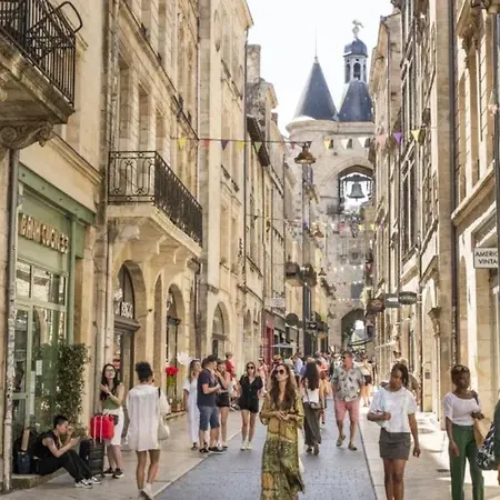 Super Aux Portes De Bordeaux ! アパート